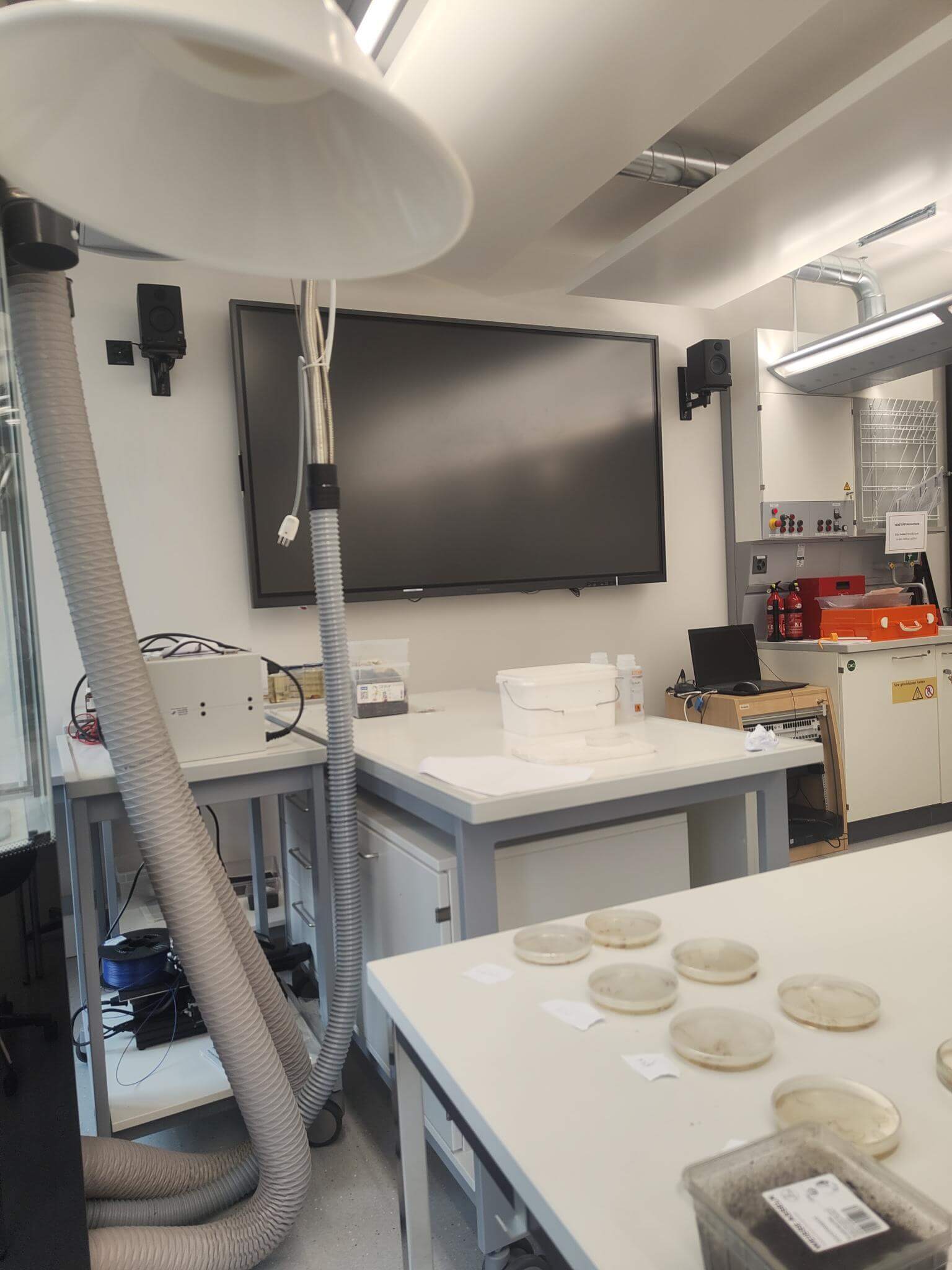 Labor für Chemie, Biologie und Physik